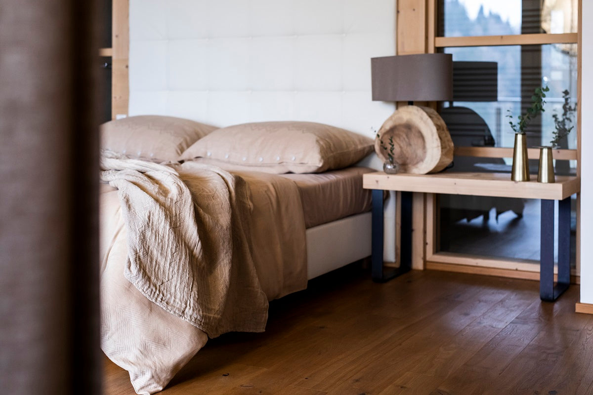 Tagesdecke_beige_Bett