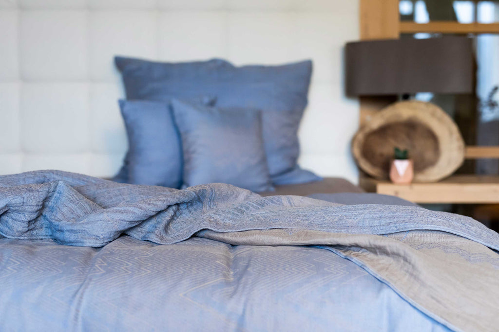 Tagesdecke_beige_azzurro_Bett